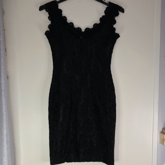 Expo Nite Sleeveless Fitted Lace Lined Dress Size 4 Knee Length Back Zipper - Picture 6 of 14
